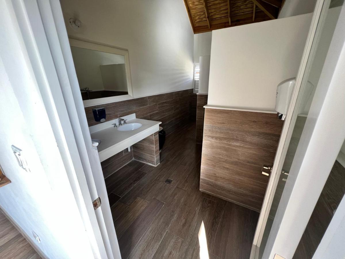 Ocho Rios Ocean Escape Apartment Richmond Bagian luar foto